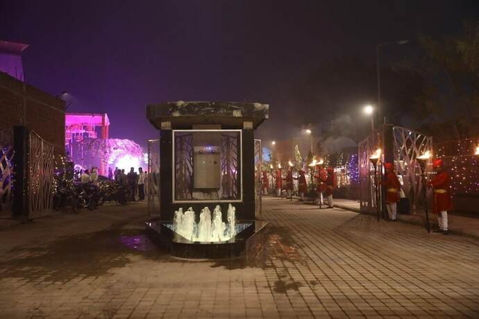 Imagen general del Hotel The Utsav Grand Banquets and Resort. Foto 14