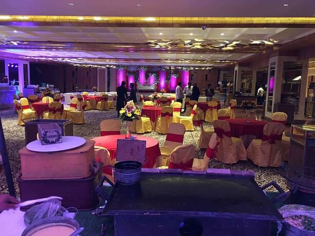 Imagen general del Hotel The Utsav Grand Banquets and Resort. Foto 16