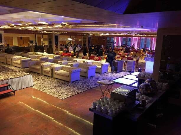 Imagen general del Hotel The Utsav Grand Banquets and Resort. Foto 18