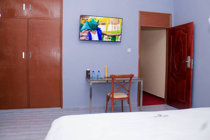 Imagen de la habitación del Hotel The VIP Luxury Lounge. Foto 5