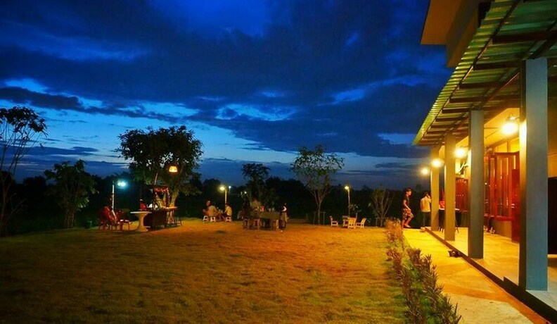 Imagen de los exteriores del Hotel The Vacation Baanraipaina. Foto 18