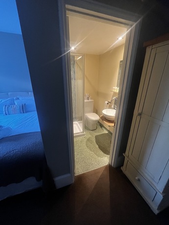 Imagen de la habitación del Hotel The Vale. Foto 14