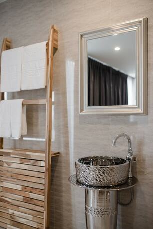 Imagen de la habitación del Hotel The Valen Resort. Foto 4