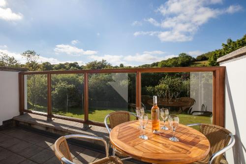 Imagen de la habitación del Hotel The Valley. Foto 7