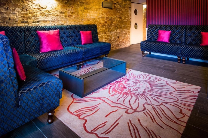 Imagen de los interiores del Hotel The Varsity and Spa. Foto 19