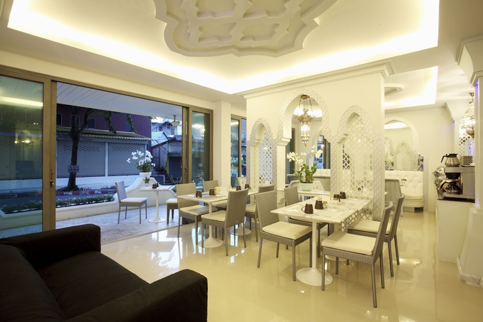 Imagen del bar/restaurante del Hotel The Verandah. Foto 3