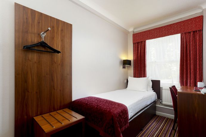 Imagen de la habitación del Hotel The Victoria. Foto 14