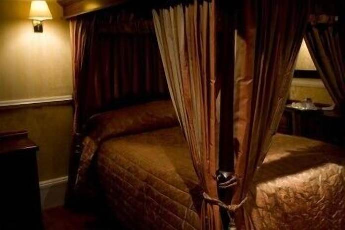 Imagen de la habitación del Hotel The Victoria. Foto 19