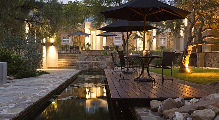 Imagen general del Hotel The Village Courtyard Suites. Foto 2