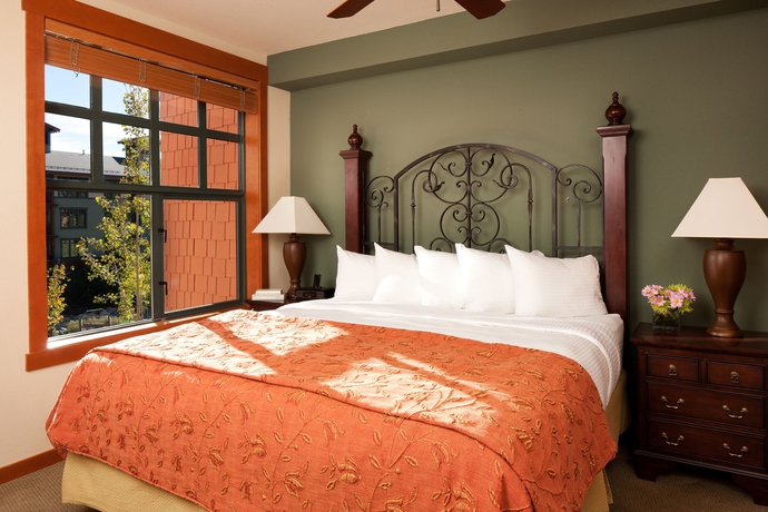 Imagen de la habitación del Hotel The Village Lodge. Foto 3