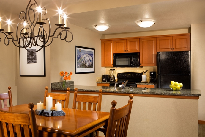 Imagen de la habitación del Hotel The Village Lodge. Foto 5