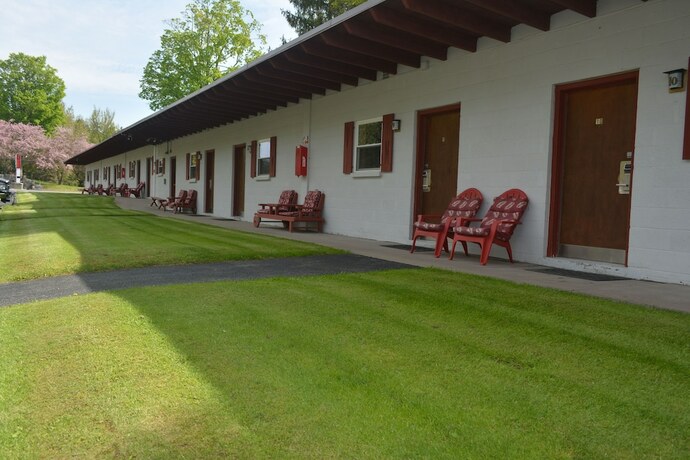 Imagen general del Hotel The Village Motel, Richfield Springs. Foto 1