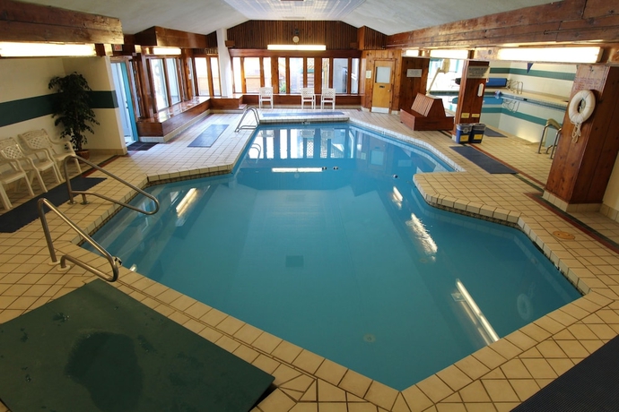 Imagen de la piscina del Hotel The Village Of Loon Mountain. Foto 16