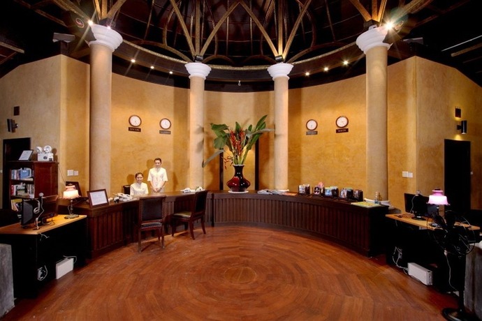 Imagen de los interiores del Hotel The Village Resort and Spa. Foto 4