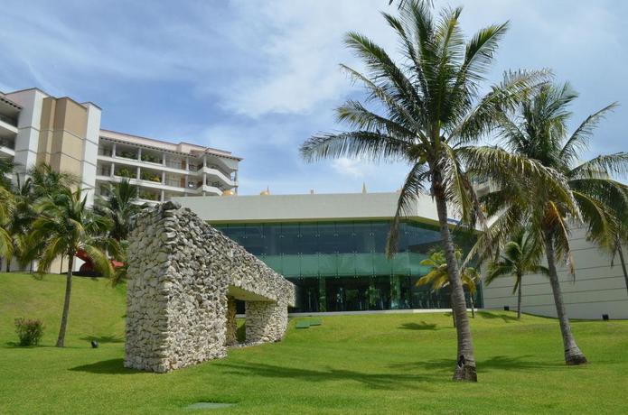 Imagen de los exteriores del Hotel The Villas Cancun by Grand Park Royal. Foto 8