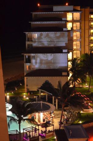 Imagen de los exteriores del Hotel The Villas Cancun by Grand Park Royal. Foto 9