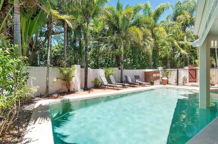 Imagen de los exteriores del Hotel The Villas Palm Cove. Foto 13