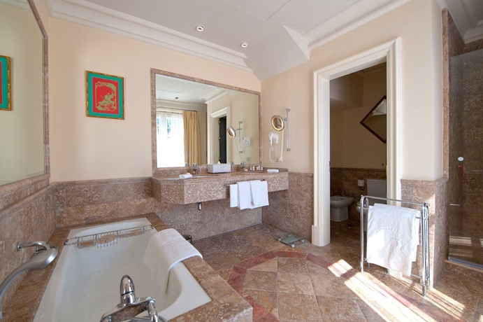 Imagen de la habitación del Hotel The Villas by Villa Padierna. Foto 5