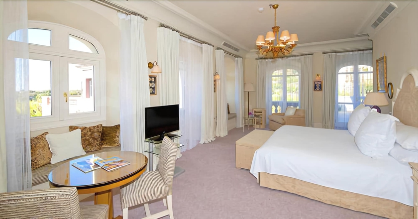 Imagen de la habitación del Hotel The Villas by Villa Padierna. Foto 9