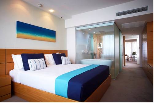 Imagen de la habitación del Hotel The Ville Resort - Casino. Foto 4