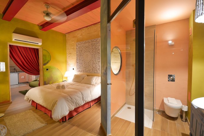 Imagen de la habitación del Hotel The Vincent. Foto 13