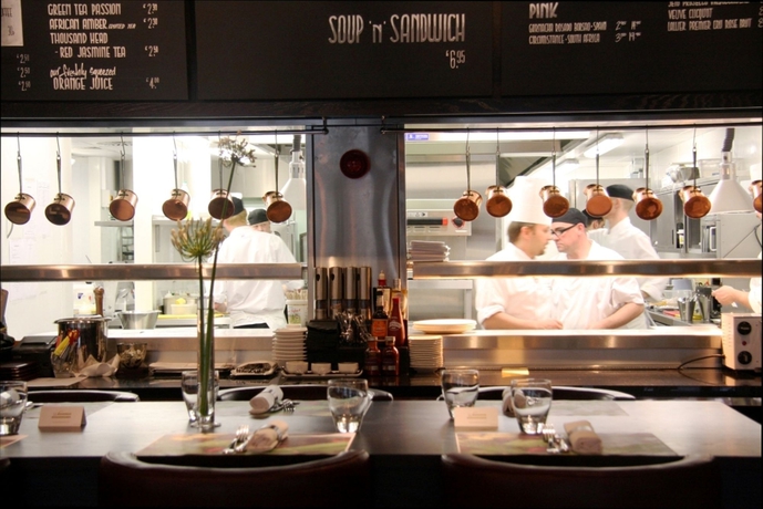 Imagen del bar/restaurante del Hotel The Vincent, Southport. Foto 3