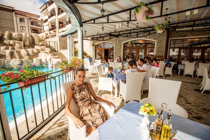 Imagen del bar/restaurante del Hotel The Vineyards Spa and Resort. Foto 2