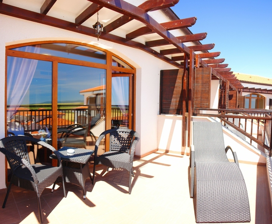 Imagen de la habitación del Hotel The Vineyards Spa and Resort. Foto 13