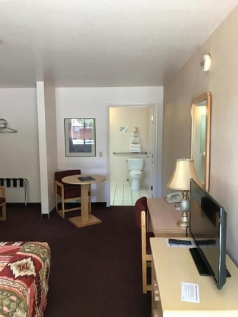 Imagen de la habitación del Hotel The Virginian Motel. Foto 14