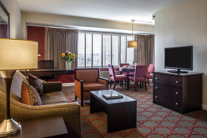 Imagen de los interiores del Hotel The Virginian Suites. Foto 9