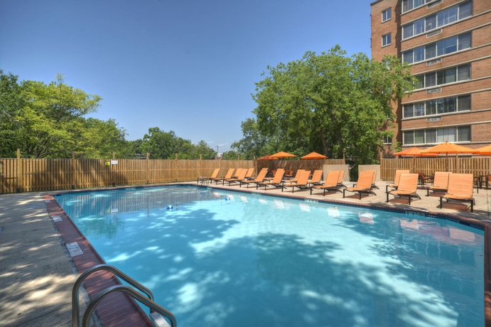 Imagen de la piscina del Hotel The Virginian Suites. Foto 16