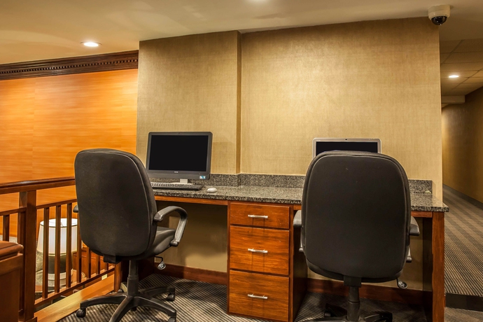 Imagen de los interiores del Hotel The Virginian Suites. Foto 10