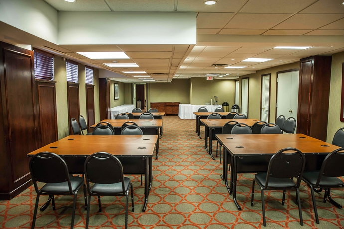 Imagen de los interiores del Hotel The Virginian Suites. Foto 11
