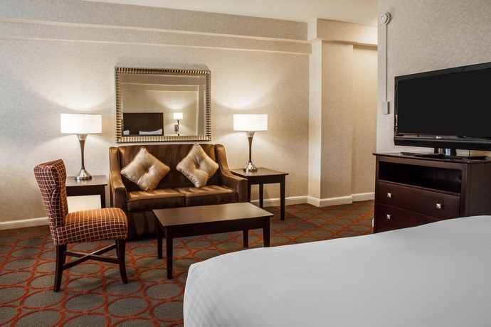 Imagen de los interiores del Hotel The Virginian Suites. Foto 13