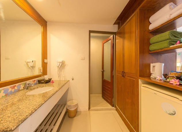 Imagen de la habitación del Hotel The Viridian Resort. Foto 11