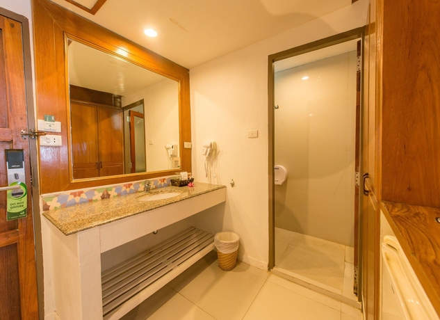 Imagen de la habitación del Hotel The Viridian Resort. Foto 12