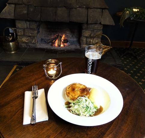 Imagen del bar/restaurante del Hotel The Waggon and Horses. Foto 4