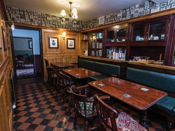 Imagen del bar/restaurante del Hotel The Waggon and Horses, York. Foto 10