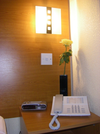 Imagen de la habitación del Hotel The Waldorf. Foto 8