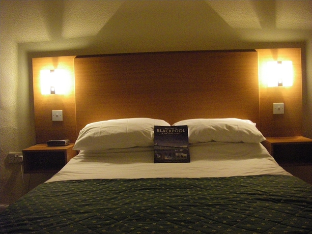 Imagen de la habitación del Hotel The Waldorf. Foto 13