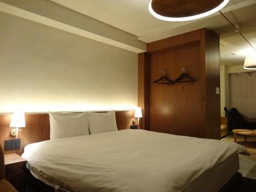 Imagen de la habitación del Hotel The Wall. Foto 6