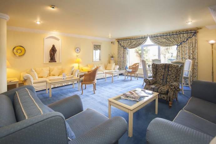 Imagen de los interiores del Hotel The Walnut Tree. Foto 20