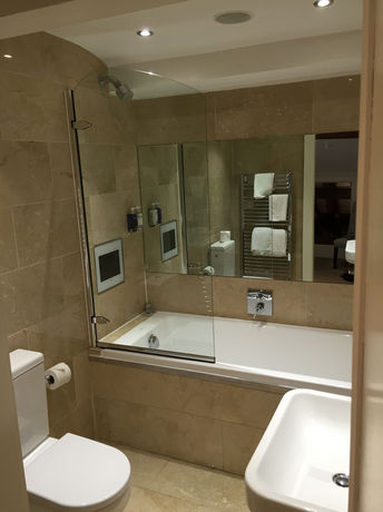 Imagen de la habitación del Hotel The Walton. Foto 9