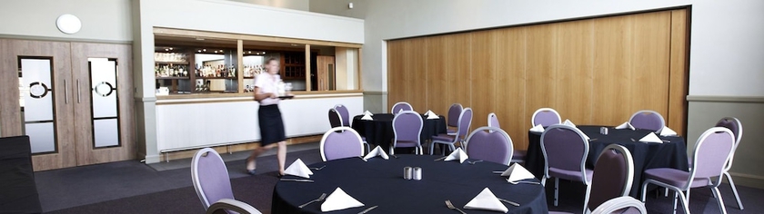 Imagen de los interiores del Hotel The Warwickshire and Country Club. Foto 18