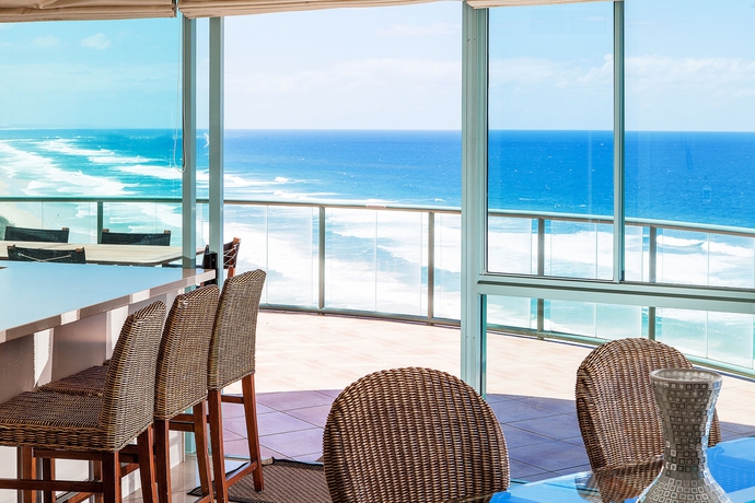 Imagen de los interiores del Hotel The Waterford On Main Beach. Foto 14