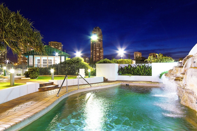 Imagen de la piscina del Hotel The Waterford On Main Beach. Foto 16