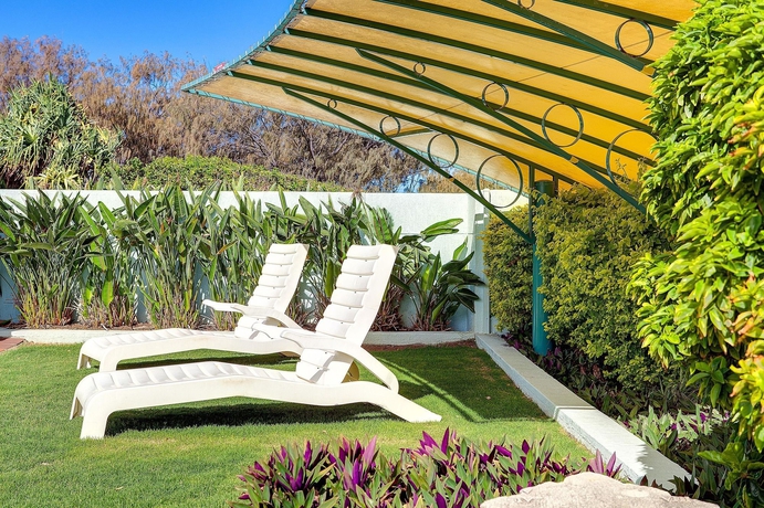 Imagen de los exteriores del Hotel The Waterford On Main Beach. Foto 11