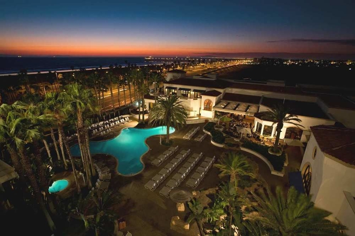 Imagen de los exteriores del Hotel The Waterfront Beach Resort, A Hilton. Foto 13
