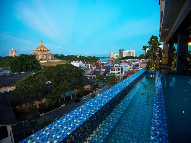 Imagen de los exteriores del Hotel The Waterfront, Kuching. Foto 12