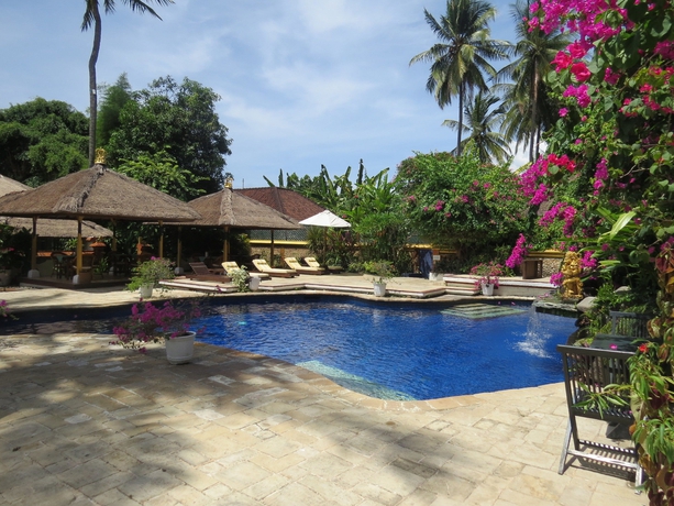 Imagen de la piscina del Hotel The Watergarden. Foto 16